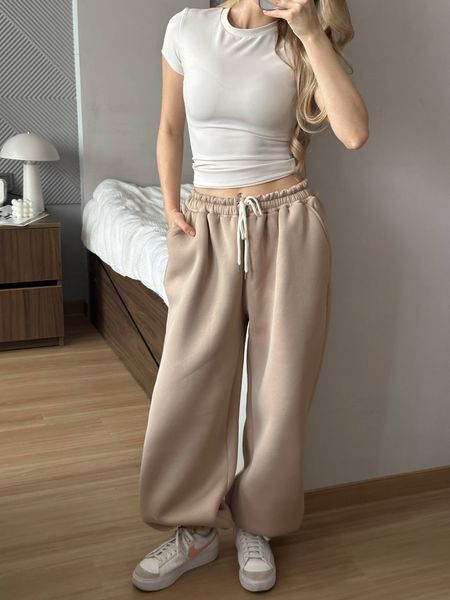 Жіночі широкі спортивні штани oversize на резинці р4942-397 фото